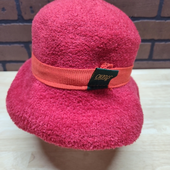 Signature Studio red bucket hat one size - Picture 11 of 11